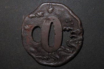 Katana - gesmeed ijzer - C5-806 Wave Tsuba - Japan - Edo, Antiek en Kunst