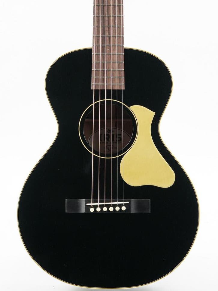 Iris BB Black Adirondack Mahogany (Instrument,OM), Muziek en Instrumenten, Snaarinstrumenten | Gitaren | Akoestisch, Western- of Steelstringgitaar