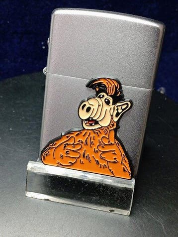 Zippo White Frost - Alf - Zonder minimumprijs - Zakaansteker, Verzamelen, Nieuw