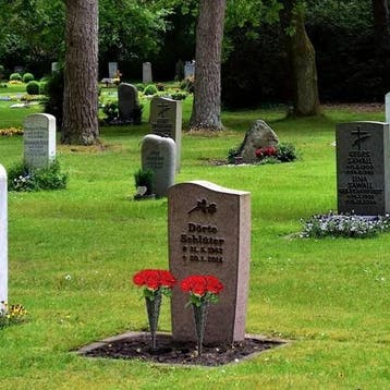 Grafvaas Zwart met reliëf rond 20 cm per stuk, Ophalen of Verzenden, Nieuw