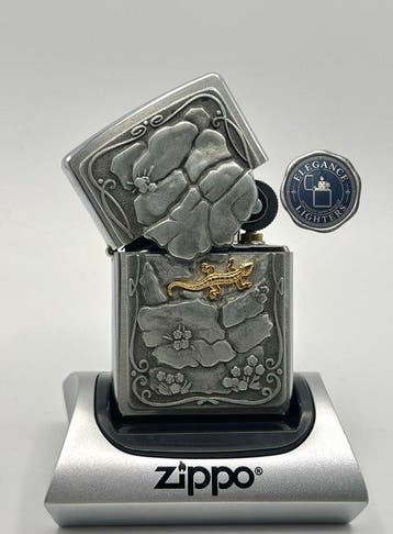 Zippo, No Reserve Price - Lizard & Stone Floral Relief 3D, Nieuw