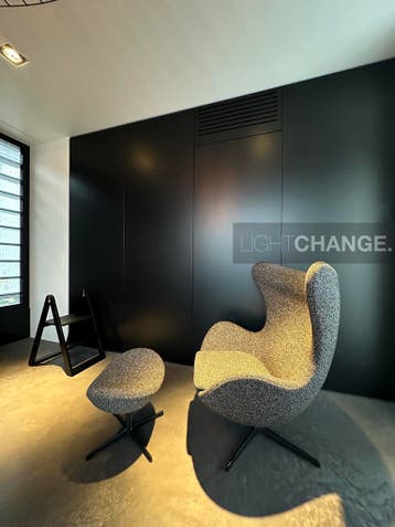 Fritz Hansen EGG Chair + Footstool, stof of leder NIEUW -50%, Huis en Inrichting, Fauteuils, Nieuw, Leer, High-end Furniture