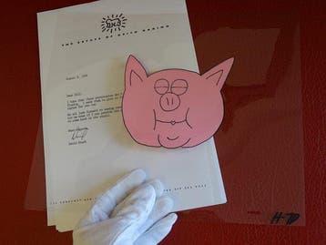 Keith Haring (1958-1990) - Pig, unique work, hand painted, Nieuw in verpakking