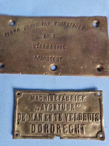 Zeldzame antieke messing fabrieksplaten – Dordrecht (2) -