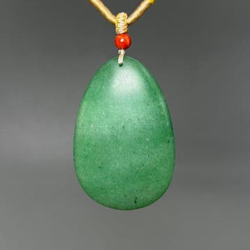 Gecertificeerde kwartsachtige jade Amulet hanger - Hoogte: