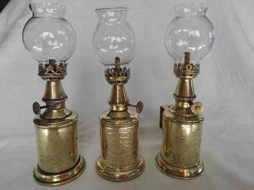 Trois vieilles lampes à huile en laiton français avec de, Antiek en Kunst