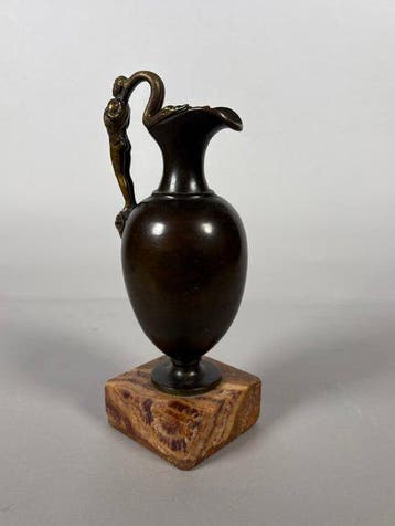 Replica van een oude Griekse bronzen Oenoche Vaas - 25 cm