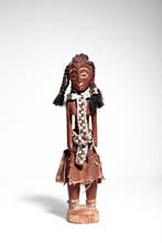 Zeldzame antropomorfe vrouwelijke pop uit een pastorale