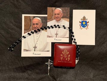 Paus Franciscus - Rozenkrans bij de privé-audiëntie -