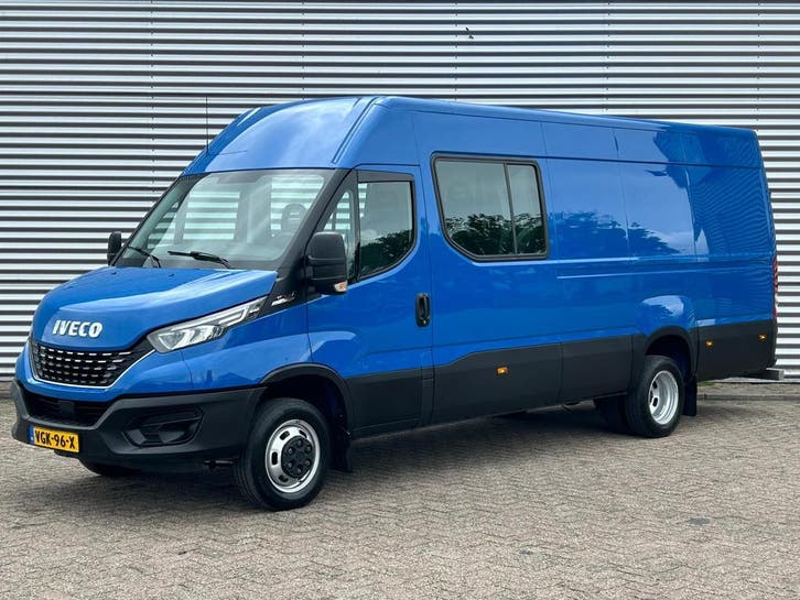 Iveco Daily 35C21 3.0L 210pk DC Automaat Cruise Camera, Auto's, Bestelauto's, Lease, Automaat, Blauw, Iveco, Financial lease, Leder