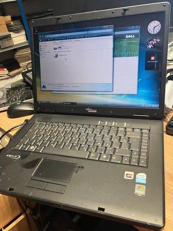 Fujitsu Siemens Amilo M52212 with power adaptor ,1,6ghz, Nieuw