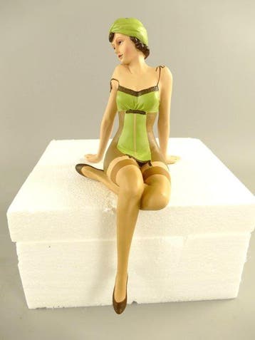 Beeldje, Lady in lingery - 23 cm - Composiet