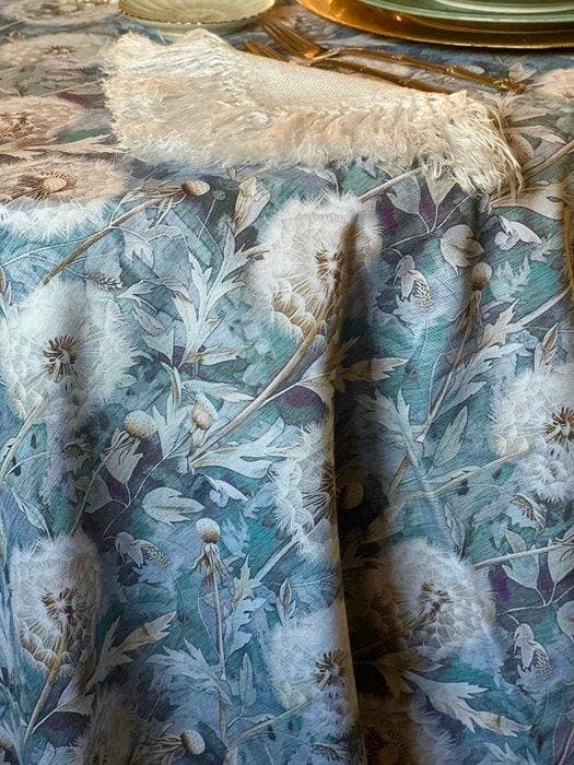 Tafelkleed met winterse paardenbloemprint voor grote tafels., Antiek en Kunst, Antiek | Kleden en Textiel