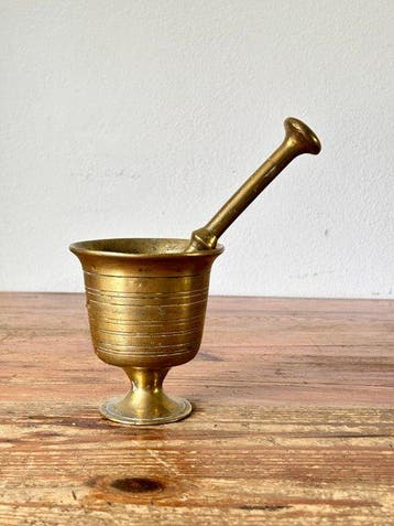 Vijzel en stamper (2) - Brons - Kelk of bekermodel