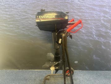 Evinrude 4 pk buitenboordmotor | 2 cilinder | 2 takt, Minder dan 5 pk, Ophalen of Verzenden, Zo goed als nieuw, Buitenboordmotor