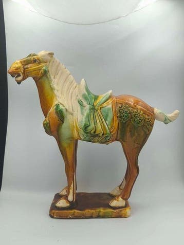 Chinees paard – sancai – Tang-stijl - Aardewerk - China