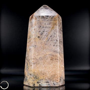 Maansteen Obelisk – Elegantie en natuurlijke glans Vrije