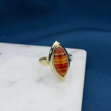 Vintage gouden ring met carneool bandagaat, Gebruikt, Ophalen of Verzenden, 17 tot 18, Met edelsteen