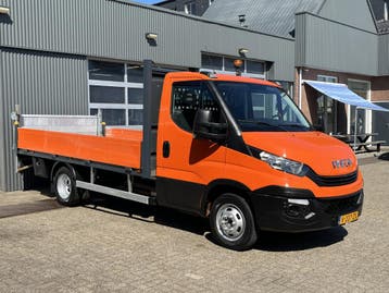 Iveco Daily 35C14 2.3 375, Stof, Gebruikt, Euro 6, Overige kleuren
