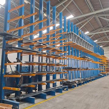 Aanbieding: Voordeelpartij gebruikte zware draagarmstelling
