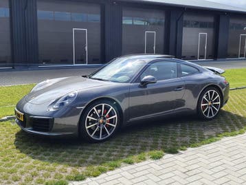 Autostalling en Camper opslag, ook klassiekers en inboedel.