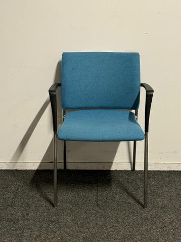 Casala Feniks - Lichtblauw - Met armleuning - 4 poots, Vergader- of Presentatieruimte, Ophalen of Verzenden, Gebruikt, Stoel