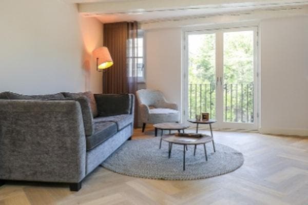 Appartement Nieuwezijds Voorburgwal in Amsterdam, Huizen en Kamers, Huizen te huur, Via bemiddelaar, Amsterdam, Appartement