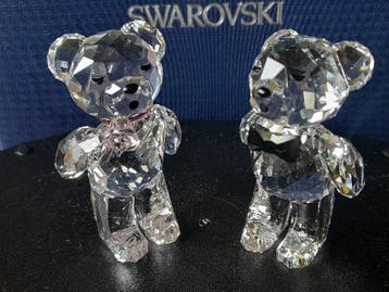 Swarovski - Beeldje - Kris Bears - The first kiss - 1114098, Antiek en Kunst