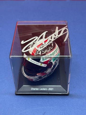 Ferrari - Charles Leclerc - 2021 - 1:5-schaal helm, Nieuw