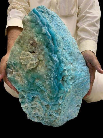 Zeldzame hoogwaardige blauwe aragoniet, enorm Ruw exemplaar