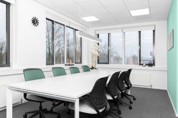 Kantoorruimte in Regus Business Park, Verzenden