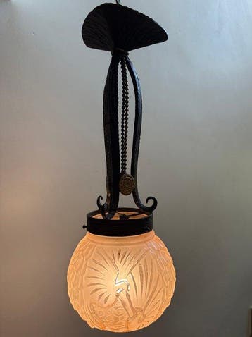 Muller Frères Lunéville – Suspension Art déco en bronze et, Antiek en Kunst