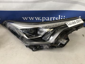 Gebruikte koplamp rechts voor Toyota C-HR 2016-2023 – 81110F, Auto-onderdelen, Ophalen of Verzenden, Nieuw