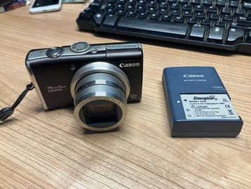 Canon PowerShot SX200 IS with 32gb memory orginal charger ,2, Nieuw