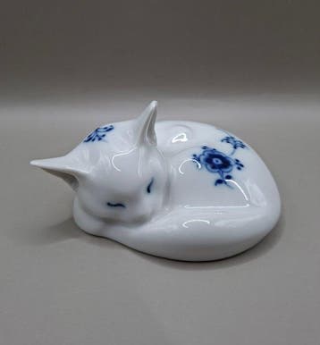 Royal Copenhagen - Figuur - Schlafende Katze - Musselmalet -