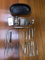 Medisch instrument (32) - Verchroomd, Staal, Glas - Arts