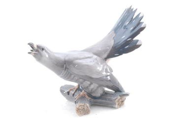 Royal Copenhagen - Beeldje - Bird on branch, bird cuckoo