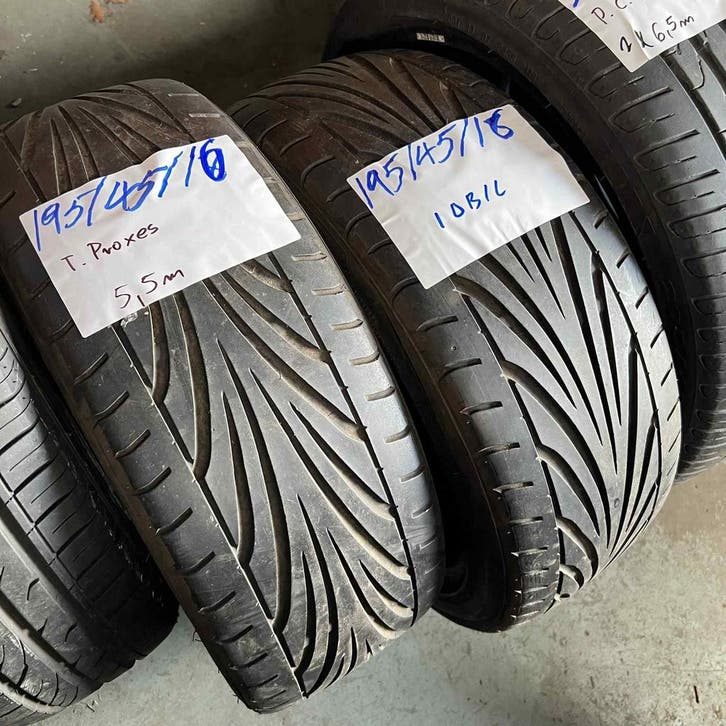 2 x Toyo Proxes 195-45-16 Zomerbanden 5,5mm, Auto-onderdelen, Banden en Velgen, 16 inch, Zomerbanden, 195 mm, Personenwagen, Gebruikt