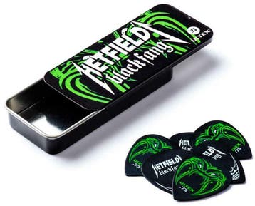 James Hetfield Metallica opbergblikje + Black Fang plectrums, Ophalen of Verzenden, Nieuw, Gebruiksvoorwerp