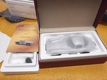 CMC 1:18 - Modelauto - Mercedes Benz 300 SLR blue interior, Nieuw