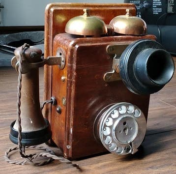 Analoge telefoon - Hout, Messing, Bakeliet, Staal - 1920s -