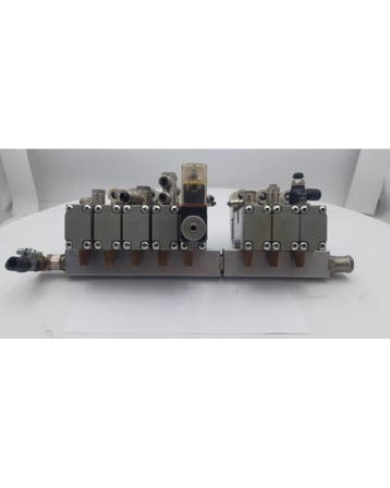 Ventieleiland + 6x Bosch 0-820-022-990 + 2X 0-820-022-992, Verzenden