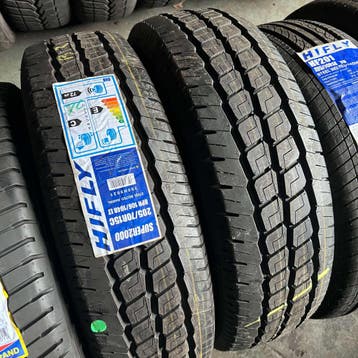 2 x Hifly 205-70-15 C Zomerbanden Nieuw, Auto-onderdelen, Banden en Velgen, Bestelwagen, 15 inch, Nieuw, Band(en)