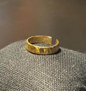 No-Fade Goud-Stijl Vergulde Smalle Vintage Design Ring, IJzer of Staal, Nieuw, Ophalen of Verzenden, Dame of Heer