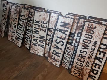 Retro plaatsnaambord met jouw tekst – op maat gemaakt, Ophalen of Verzenden