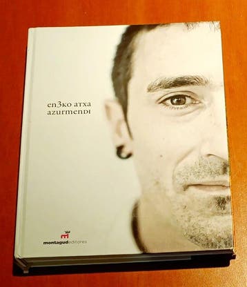 Signed; Eneko Atxa - en3ko atxa azurmendi - 2013