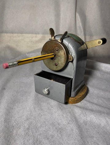 Caran dAche - Puntenslijper Vintage