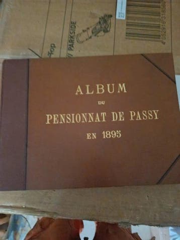 Photographie Berthaud - Album du Pensionnat de Passy -