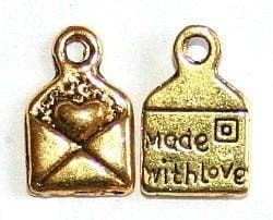 10 x Bedeltje Made with love goud kleur 10 x 6,5mm, Ophalen of Verzenden, Nieuw, Kraal