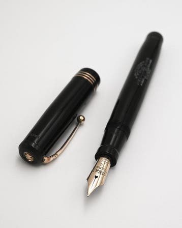 Swan - Mabie Todd Swan 1060 Leverless with No.4 Gold Nib -, Nieuw